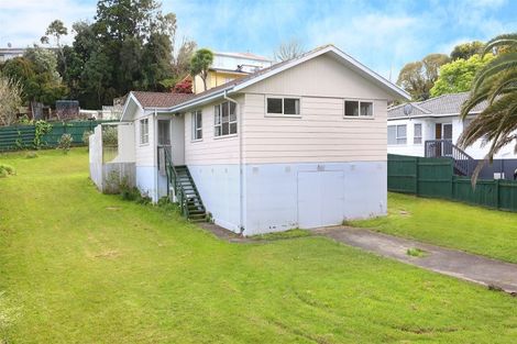 Photo of property in 54 Donovan Avenue, Massey, Auckland, 0614