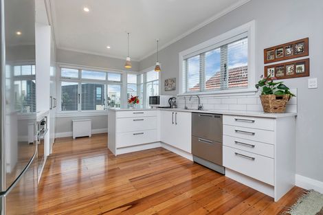 Photo of property in 1 Cochrane Road, Hobsonville, Auckland, 0616