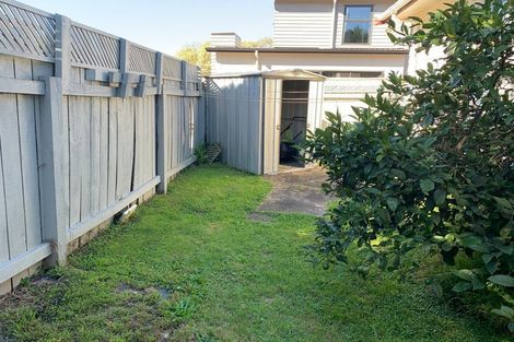 Photo of property in 35 Tiromoana Road, Raumati South, Paraparaumu, 5032