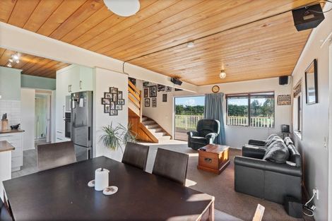 Photo of property in 593 Waikawa Beach Road, Waikawa Beach, Levin, 5573