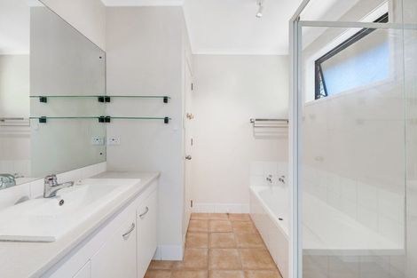 Photo of property in 65 Cabeleigh Drive, Helensville, 0800