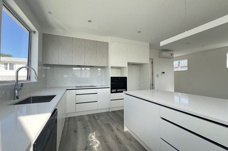 Photo of property in 319b East Coast Road, Mairangi Bay, Auckland, 0630