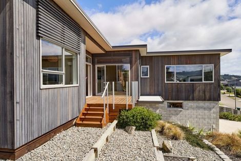 Photo of property in 3 Pacific View, Whitby, Porirua, 5024