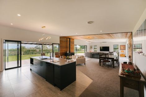 Photo of property in 38a Pohutukawa Drive, Levin, 5571