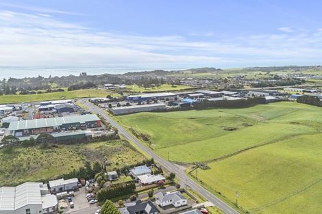 Photo of property in 44 Egmont Road, Waiwhakaiho, New Plymouth, 4312