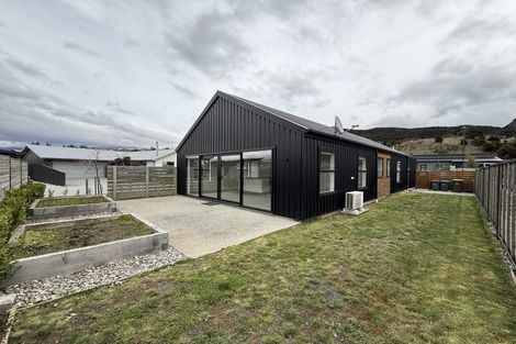 Photo of property in 46 Marbleleaf Lane, Albert Town, Wanaka, 9305