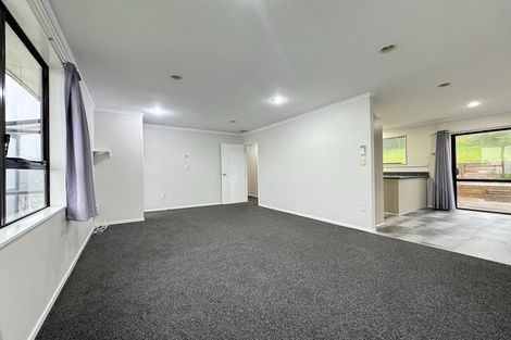 Photo of property in 15 Rice Crescent, Newlands, Wellington, 6037