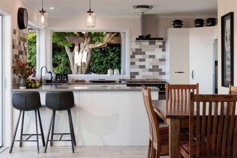 Photo of property in 156 Hinewa Road, Otumoetai, Tauranga, 3110