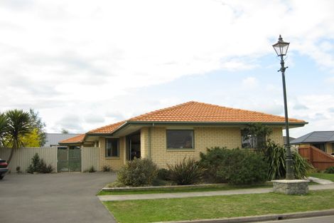 Photo of property in 5 Lowe Place, Rangiora, 7400