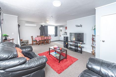 Photo of property in 17 Lee Street, Castlecliff, Whanganui, 4501