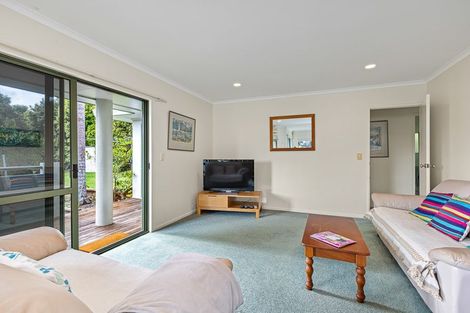 Photo of property in 2/67 Arran Road, Browns Bay, Auckland, 0630