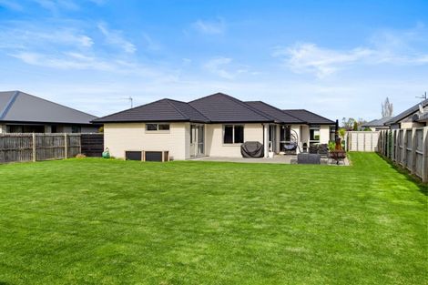 Photo of property in 16 Whiteoak Grove, Tinwald, Ashburton, 7700