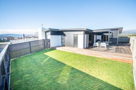 Photo of property in 3 Stratford Court, Fitzherbert, Palmerston North, 4410