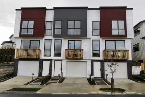 Photo of property in 31 Lawson Creek Street, Massey, Auckland, 0614