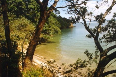 Photo of property in 2/126 Island Bay Road, Beach Haven, Auckland, 0626