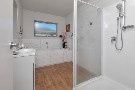 Photo of property in 8 Sando Way, One Tree Point, 0118