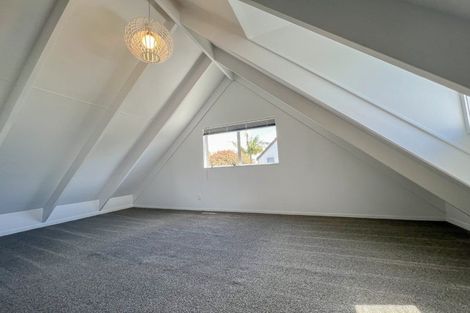 Photo of property in 43 Hutchinson Avenue, New Lynn, Auckland, 0600