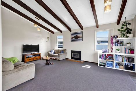 Photo of property in 18 Oberon Street, Stratford, 4332