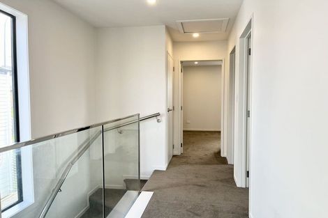 Photo of property in 1/98 Lincoln Park Avenue, Massey, Auckland, 0614