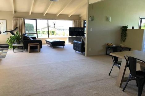 Photo of property in 16 Isobel Street, Acacia Bay, Taupo, 3330