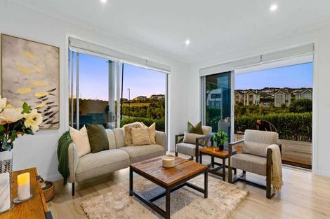 Photo of property in 1 Cilliers Drive, Silverdale, 0932
