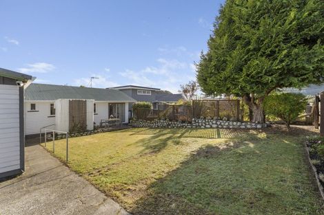 Photo of property in 6 Kaitawa Crescent, Paraparaumu, 5032