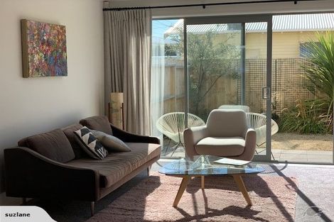 Photo of property in 2u2 Stone Street, Miramar, Wellington, 6022