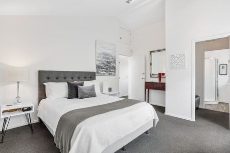 Photo of property in 141 Matipo Road, Te Atatu Peninsula, Auckland, 0610