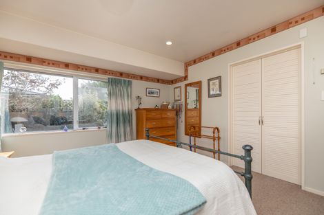 Photo of property in 2 Pentavon Lane, Avonhead, Christchurch, 8042