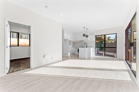 Photo of property in 19b Red Beach Road, Red Beach, 0932