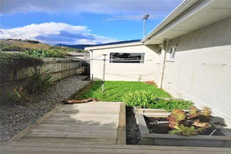 Photo of property in 1 Freyberg Avenue, Stoke, Nelson, 7011
