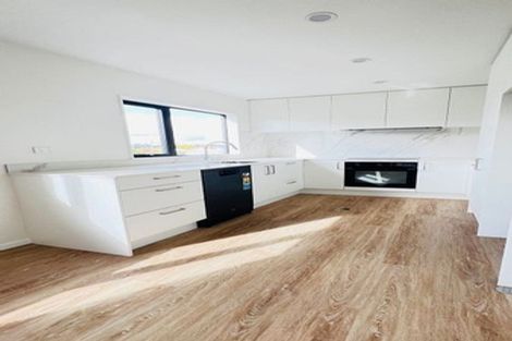 Photo of property in 4 Medina Place, Half Moon Bay, Auckland, 2012