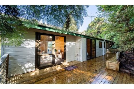 Photo of property in 27 Wirihana Road, Titirangi, Auckland, 0604