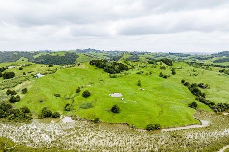 Photo of property in 215c Heatley Road, Whakapirau, 0583