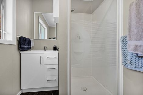Photo of property in 39 Awanui Street, Merrilands, New Plymouth, 4312