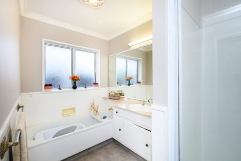 Photo of property in 6 Grange Place, Milson, Palmerston North, 4414