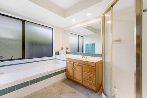 Photo of property in 21a Eastern Beach Road, Eastern Beach, Auckland, 2012