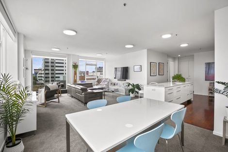 Photo of property in 22 Liardet Apartments, 302/22 Liardet Street, New Plymouth, 4310