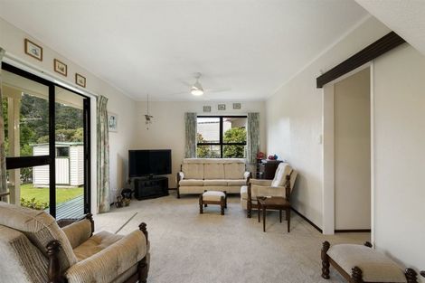 Photo of property in 13 Glendawn Place, Bayview, Auckland, 0629