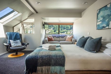 Photo of property in 108 Hallenstein Street, Queenstown, 9300