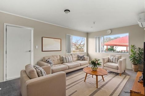 Photo of property in 49 Dungarvon Place, Clendon Park, Auckland, 2103