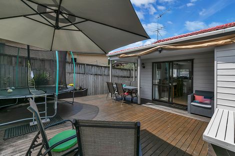 Photo of property in 38 Sailfish Drive, West Harbour, Auckland, 0618