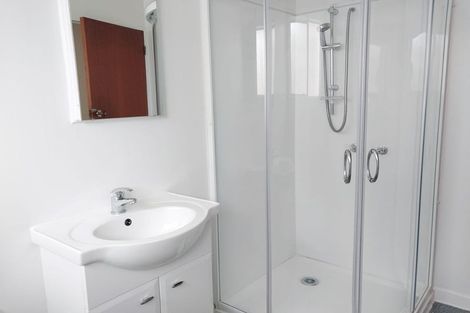 Photo of property in 10 Kingsbridge Place, Newlands, Wellington, 6037