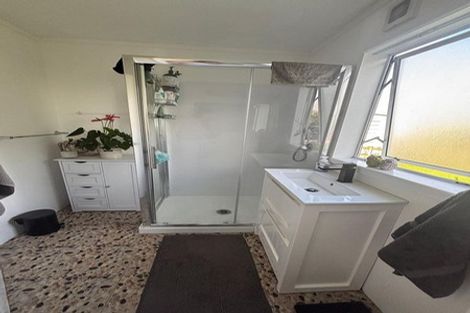 Photo of property in 808 East Coast Road, Oteha, Auckland, 0630