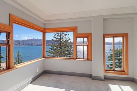 Photo of property in Sunhaven Flats, 262 Oriental Parade, Oriental Bay, Wellington, 6011