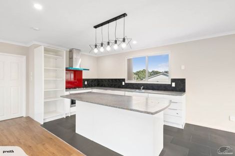 Photo of property in 7 Gambare Place, Wattle Downs, Auckland, 2103
