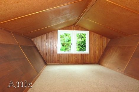 Photo of property in 28 Lincoln Avenue, Tawa, Wellington, 5028
