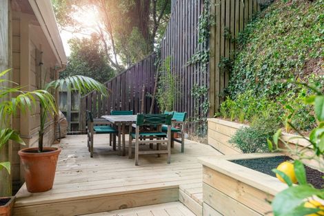 Photo of property in 223 Ohiro Road, Brooklyn, Wellington, 6021