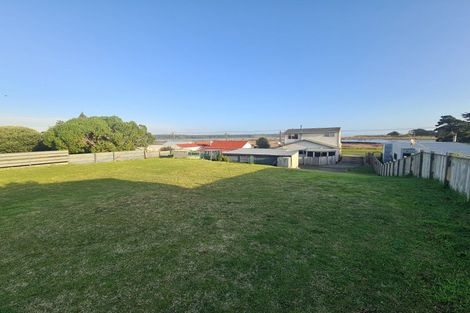 Photo of property in 6 Carter Crescent, Foxton Beach, Foxton, 4815