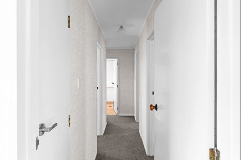 Photo of property in 34 Roberts Line, Kelvin Grove, Palmerston North, 4414